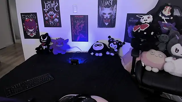 raven  white1 online show from March 27, 7:58 pm