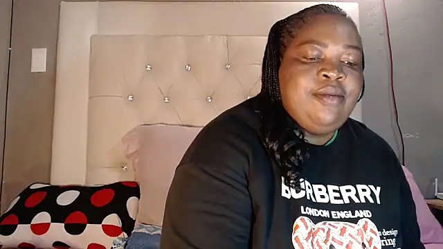 omalicha98 online show from April 17, 6:37 am