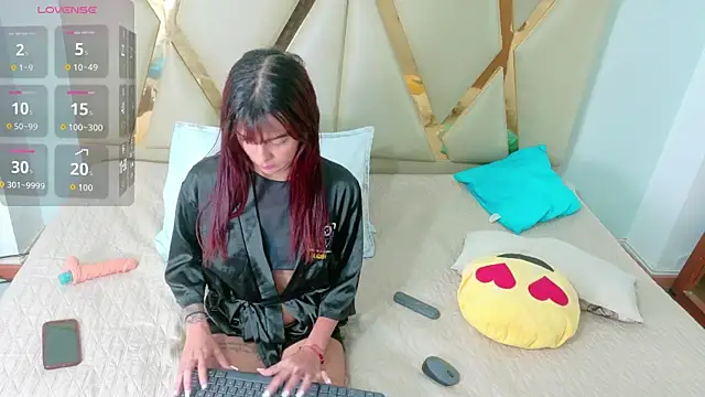 Snapshot of hot-littlechill chatting on October 10, 8:14 pm hot-littlechill online show from October 10, 8:14 pm
