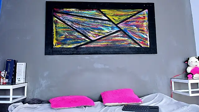 Charlotte curvy  online show from March 29, 8:30 pm