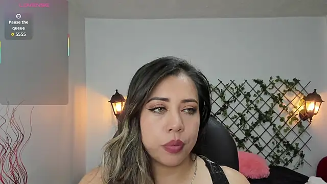 zahra Jalid online show from October 25, 11:55 pm