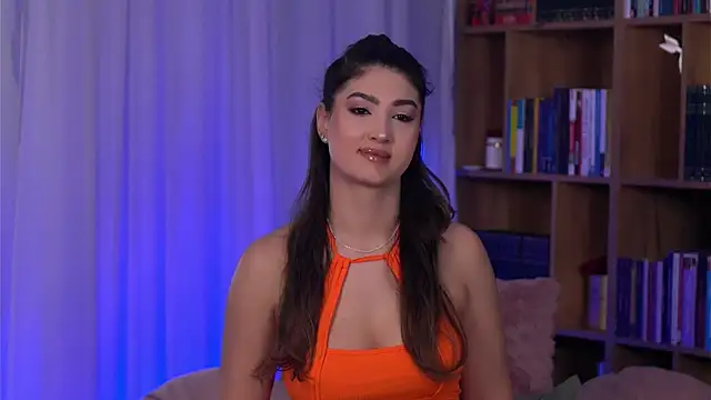 SarahPeach8 online show from April 4, 9:52 am