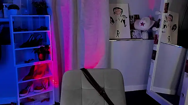 Sahara Shields online show from November 18, 10:27 am