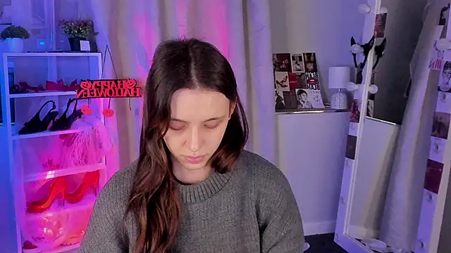 Sahara Shields online show from October 24, 10:33 am