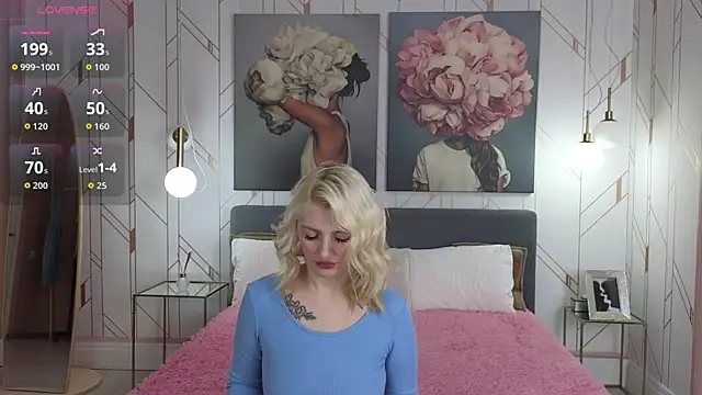 Snapshot of Eva__Summer chatting on October 9, 4:05 am Eva Summer online show from October 9, 4:05 am