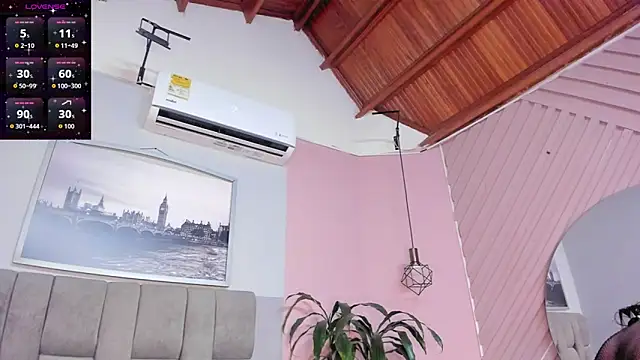 janna lopez  online show from November 19, 11:32 am