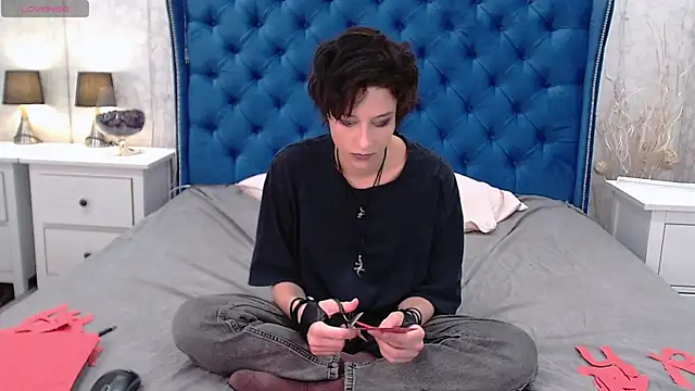 via mayer  online show from October 29, 11:51 pm