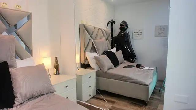 raquell moore online show from November 11, 11:13 pm