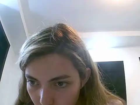 VittoriaTaylor online show from April 27, 10:29 pm
