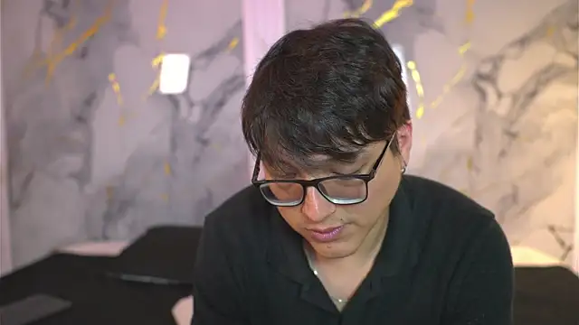 vanilla hot online show from October 26, 7:42 pm