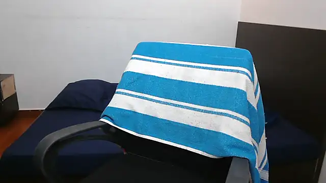 Snapshot of LovelyRosy chatting on October 5, 1:21 am LovelyRosy online show from October 5, 1:21 am