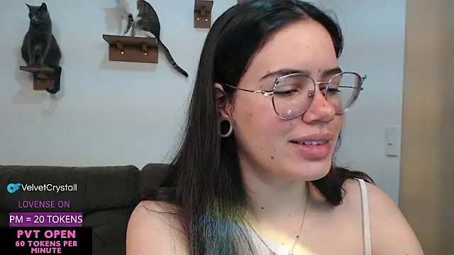Snapshot of crystalll_room chatting on September 20, 5:39 am crystalll room online show from September 20, 5:39 am