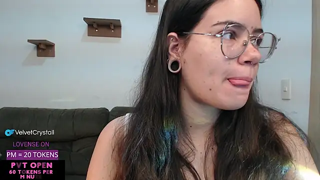 Snapshot of crystalll_room chatting on September 25, 6:45 am crystalll room online show from September 25, 6:45 am