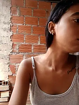Snapshot of Zoe_Sweett18 chatting on September 11, 6:41 pm Zoe Sweett18 online show from September 11, 6:41 pm