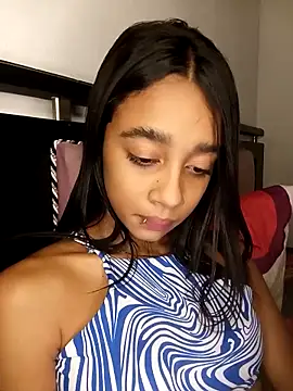 Zoe Sweett18 online show from March 24, 12:27 am