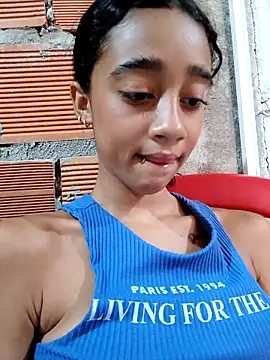 Snapshot of Zoe_Sweett18 chatting on October 17, 6:55 pm Zoe Sweett18 online show from October 17, 6:55 pm