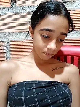 Snapshot of Zoe_Sweett18 chatting on September 17, 12:47 pm Zoe Sweett18 online show from September 17, 12:47 pm