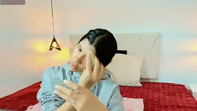 Connie Bell online show from February 3, 7:40 pm