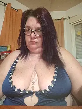 diosacurvy1984 online show from February 26, 8:46 am