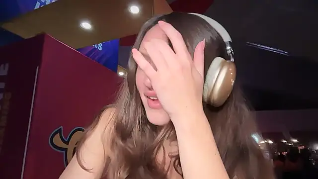 graciesmith27 online show from February 7, 3:32 am