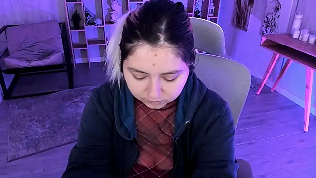 DiaAngell online show from October 24, 8:27 pm