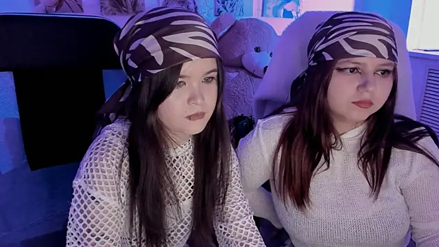 DiaAngell online show from April 17, 7:49 pm