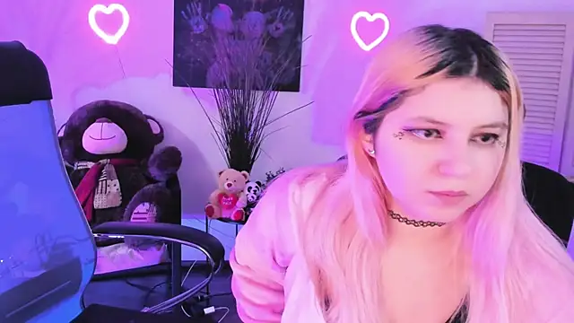 DiaAngell online show from February 25, 8:29 pm