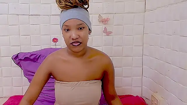 EroticSexyPrada online show from March 2, 5:30 am