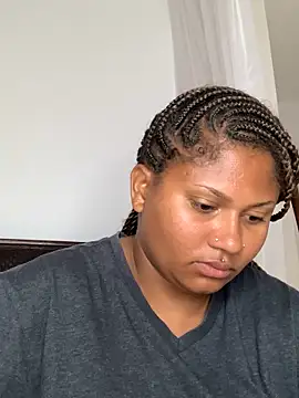 madell online show from February 13, 7:43 am