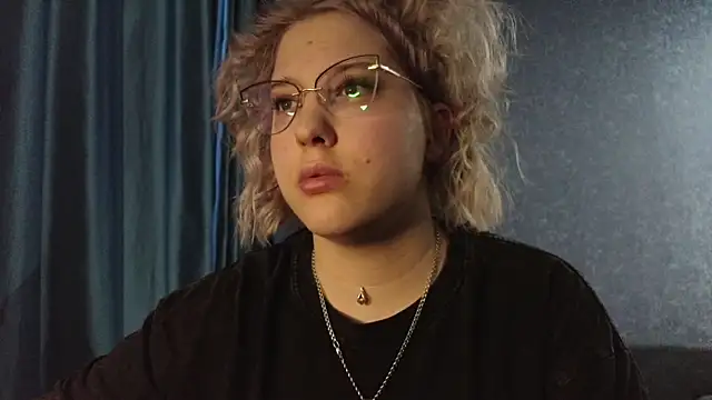 HotBrandyX online show from April 10, 1:17 pm