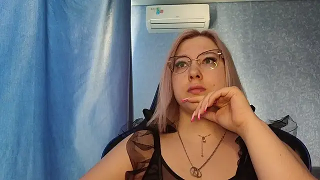 HotBrandyX online show from April 26, 1:47 am