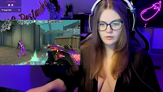 EveBaker04 online show from October 21, 3:49 pm