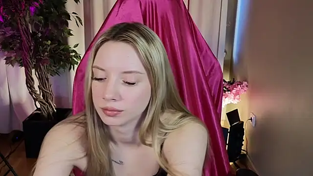 katt  y online show from April 9, 5:21 am