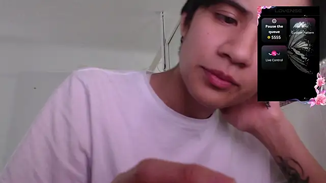 Snapshot of Dha_lia0 chatting on October 18, 1:47 pm Dha lia0 online show from October 18, 1:47 pm