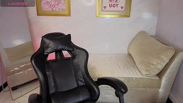 Paulette v online show from February 19, 1:21 pm