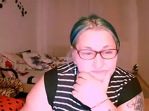 mayamayx online show from January 17, 9:11 pm