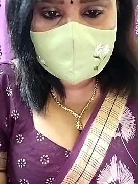 Queenflowerr online show from October 16, 4:37 am