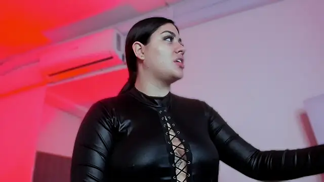 bonnieAn online show from April 10, 11:16 am