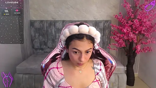 lilith petit sub online show from September 9, 8:30 pm