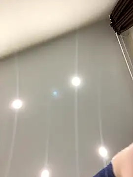 SamanthaHolt online show from January 8, 6:01 pm