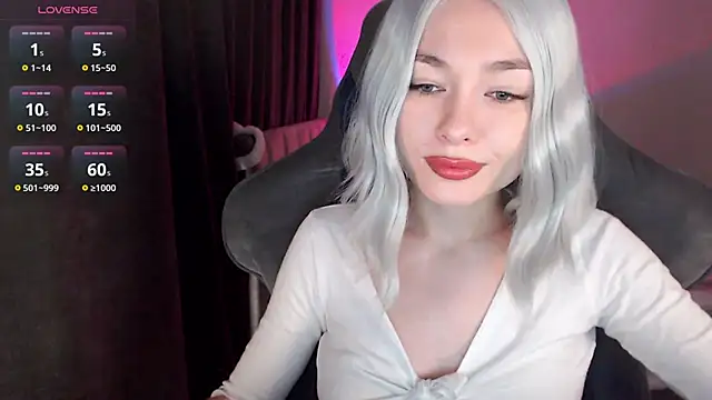 Ohmy Nora  online show from April 15, 1:50 am