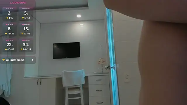 Yuki miiii online show from November 9, 10:49 pm