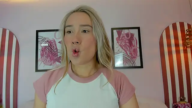Snapshot of Lannajansen chatting on October 20, 3:37 pm Lannajansen online show from October 20, 3:37 pm
