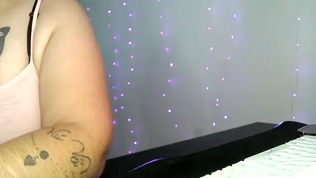 bunnyfox420 online show from September 12, 4:47 pm