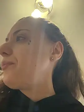 bunnythetailor online show from March 10, 8:02 pm