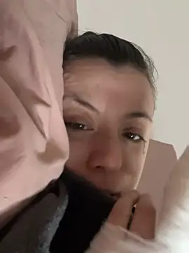 bunnythetailor online show from April 23, 2:30 pm