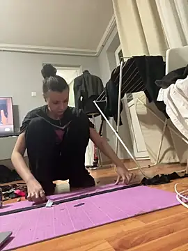 bunnythetailor online show from February 11, 8:10 pm