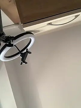 bunnythetailor online show from April 28, 11:47 am