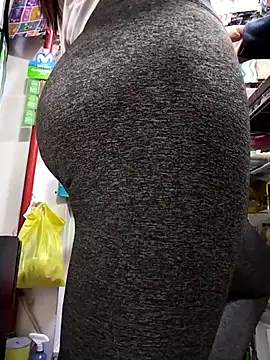 samathasexx online show from April 16, 9:39 pm