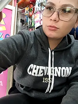 Vale Saenzz online show from February 25, 7:12 pm